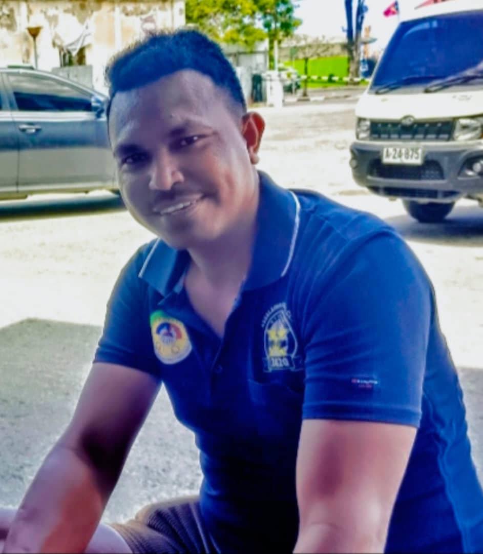 Hakerek nain Novis RisaMoto, UNTL-Politika Publika (public Police) no peskizador.