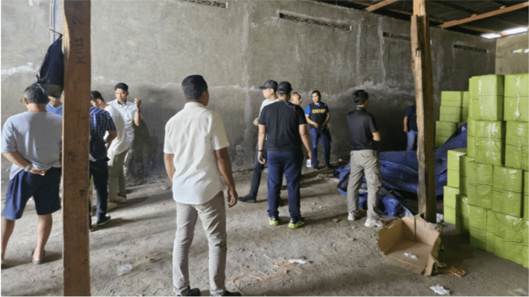 Armajen sigaru ilegál ne'ebé aluga hosi sidadaun Xinés na'in-rua hodi rai sigaru ilegál. (Liputan6.com/ Ola Keda)